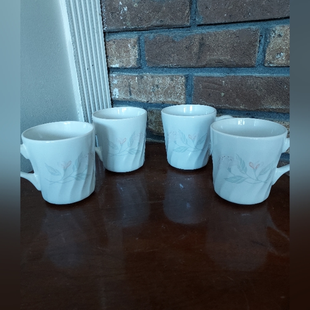 Corelle Coordinates Corning Pink Trio Coffee Mugs White Swirl Pink Flowers Set 4